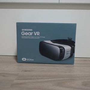 Authentic Samsung Gear VR powered by Oculus with Original Box 1st Edition